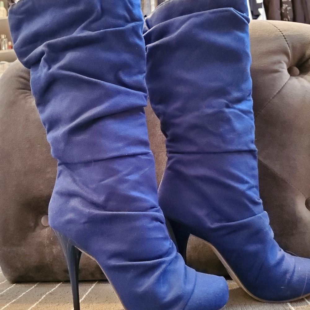 Size 7.5 boots